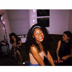 Meet your Posher, Shakoria